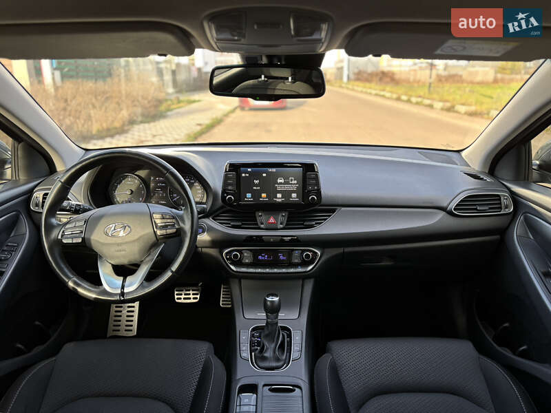 Фастбэк Hyundai i30 2018 в Киеве фото 12 Фастбэк Hyundai i30 2018 в Киеве