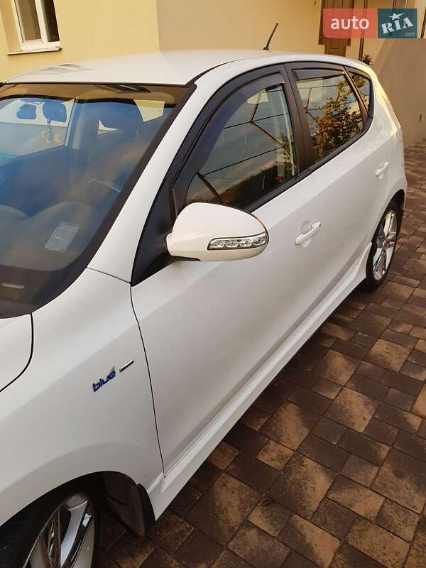 Хетчбек Hyundai i30 2009 в Рівному фото 8 Хетчбек Hyundai i30 2009 в Рівному