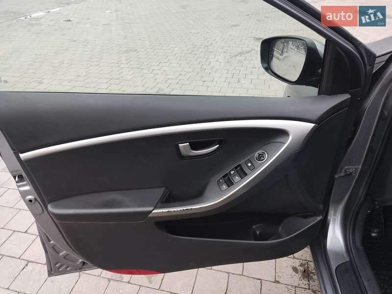 Хэтчбек Hyundai i30 2014 в Львове