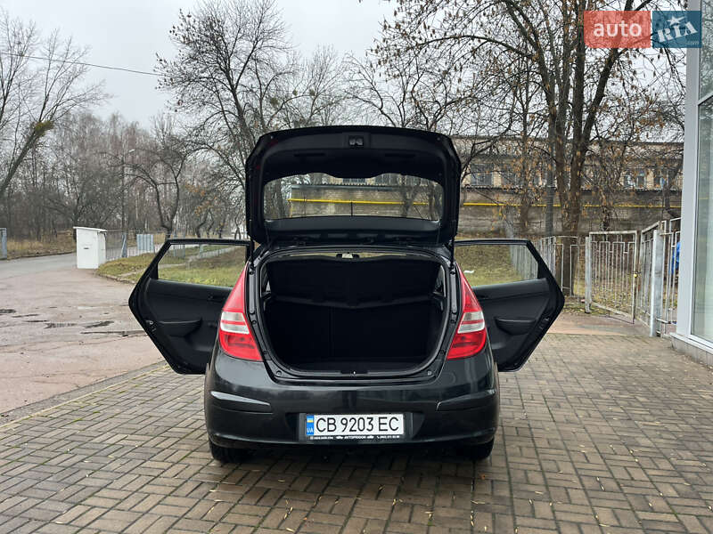 Хэтчбек Hyundai i30 2010 в Чернигове