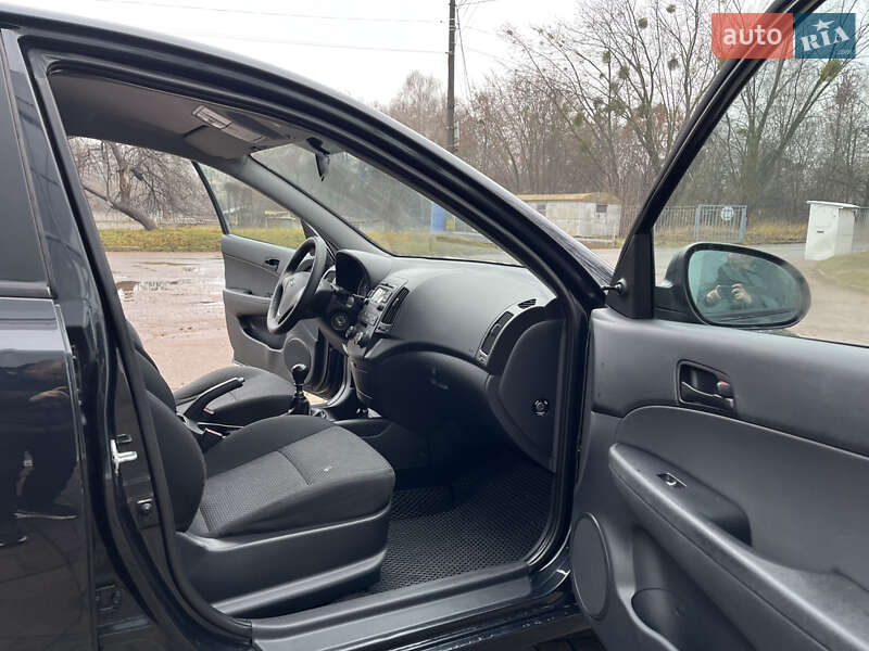 Хэтчбек Hyundai i30 2010 в Чернигове