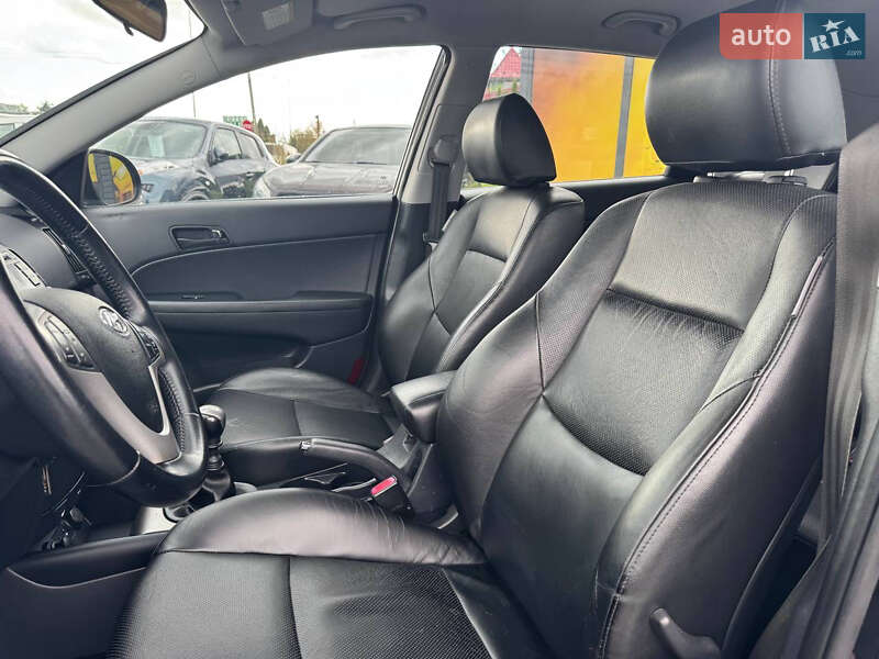 Універсал Hyundai i30 2009 в Стрию фото 44 Універсал Hyundai i30 2009 в Стрию