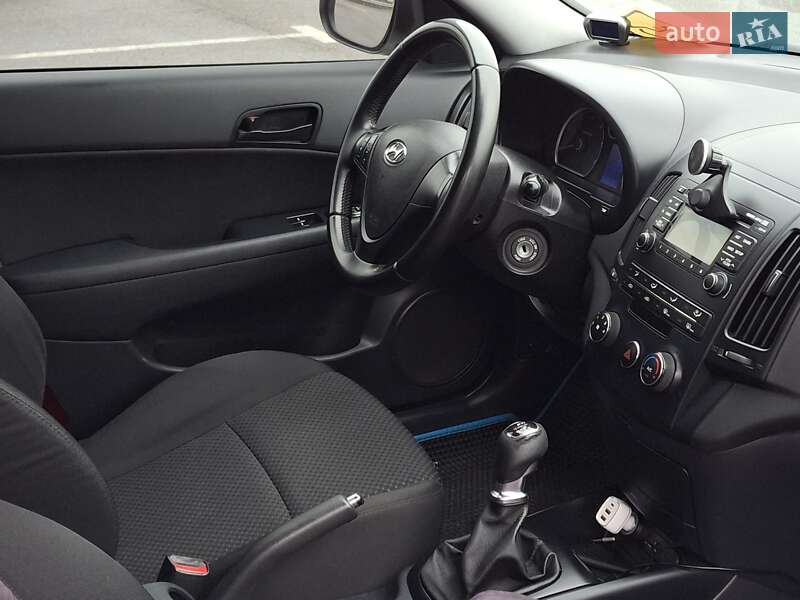Хэтчбек Hyundai i30 2011 в Киеве