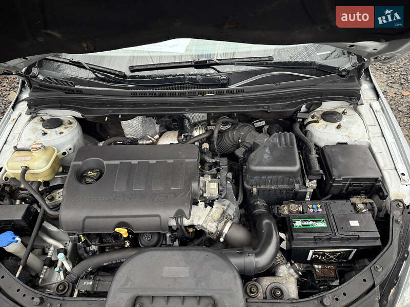 Универсал Hyundai i30 2011 в Луцке фото 35 Универсал Hyundai i30 2011 в Луцке