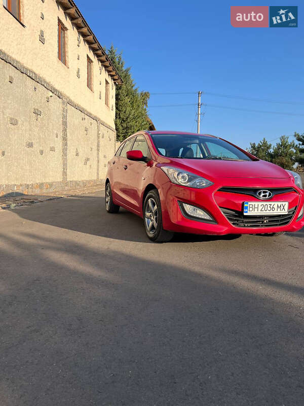 Универсал Hyundai i30 2013 в Одессе