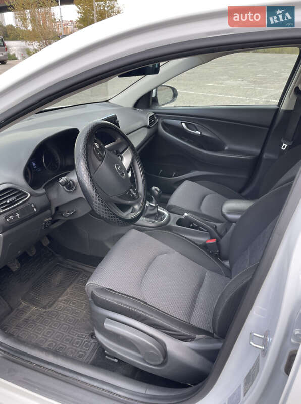 Универсал Hyundai i30 2020 в Киеве фото 3 Универсал Hyundai i30 2020 в Киеве