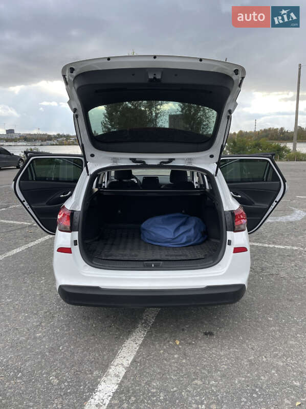 Универсал Hyundai i30 2020 в Киеве фото 7 Универсал Hyundai i30 2020 в Киеве