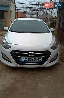 Универсал Hyundai i30 2015 в Новом Селе
