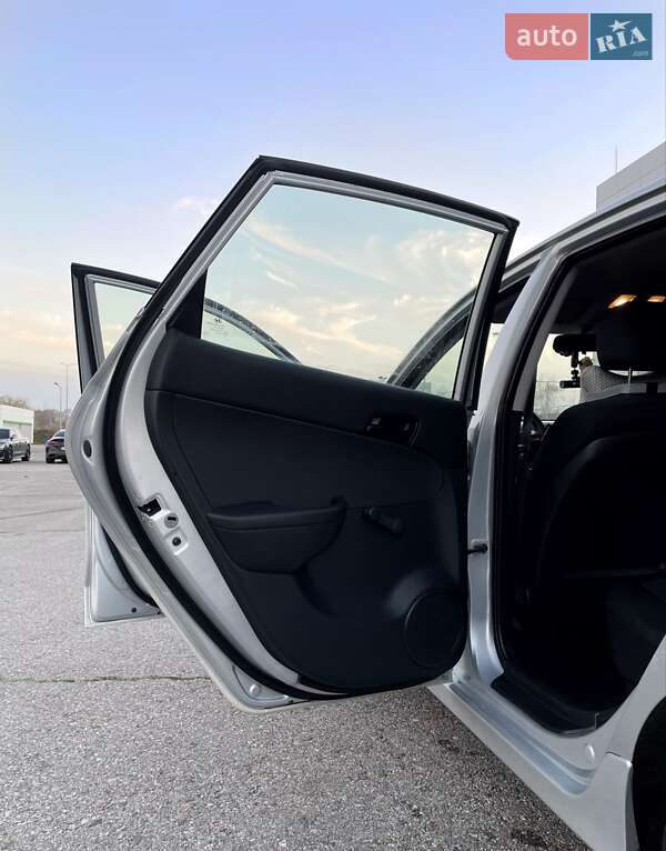 Хэтчбек Hyundai i30 2011 в Запорожье