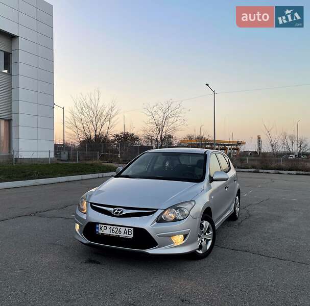 Хэтчбек Hyundai i30 2011 в Запорожье