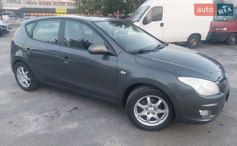 Хэтчбек Hyundai i30 2007 в Киеве