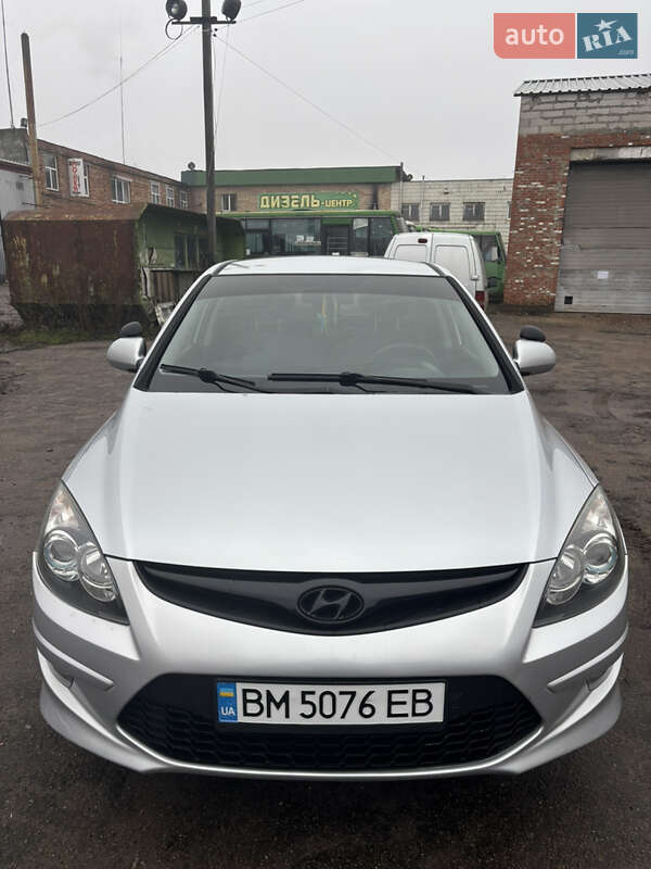 Хетчбек Hyundai i30 2011 в Сумах