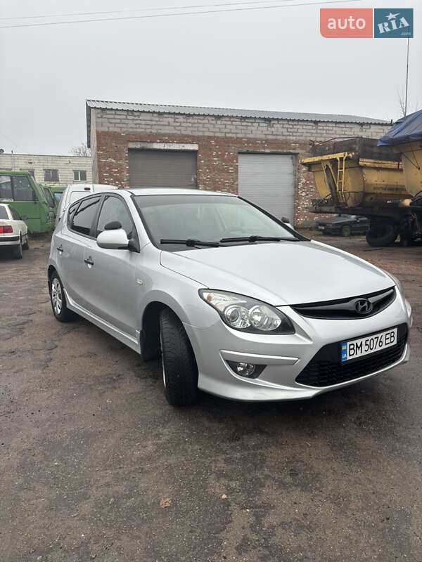 Хетчбек Hyundai i30 2011 в Сумах