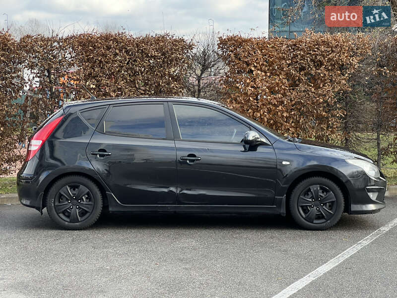 Хетчбек Hyundai i30 2011 в Києві
