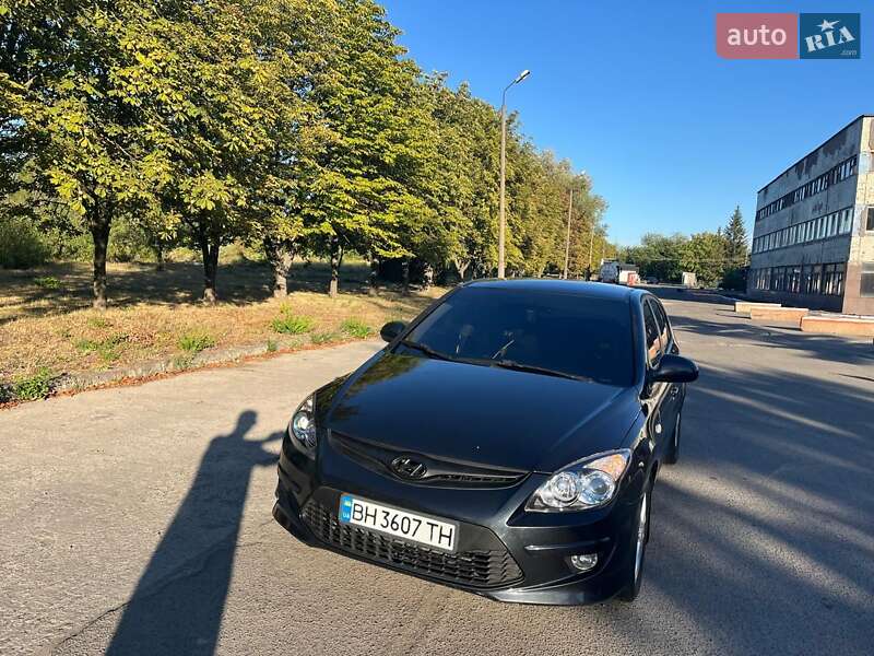 Хетчбек Hyundai i30 2010 в Кривому Розі