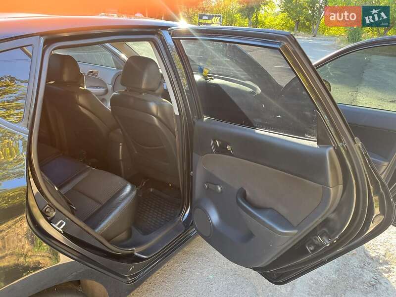 Хетчбек Hyundai i30 2010 в Кривому Розі