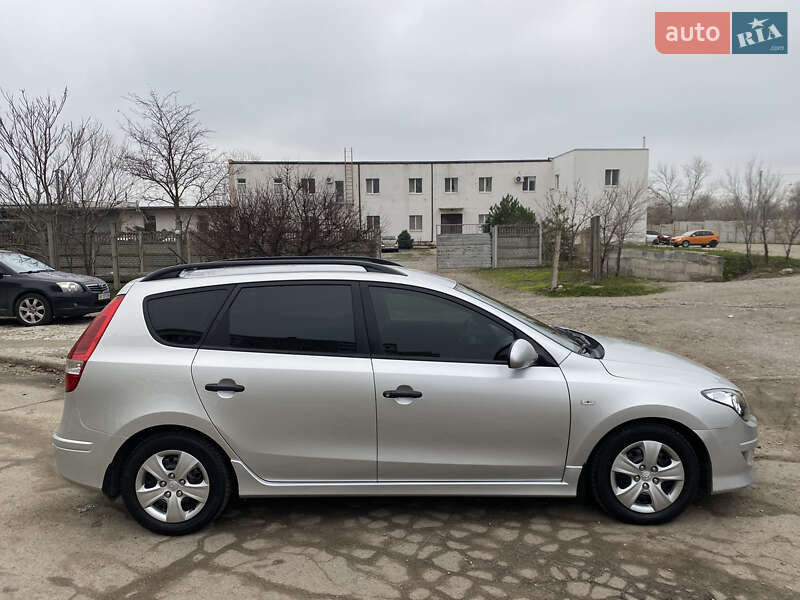 Універсал Hyundai i30 2012 в Запоріжжі