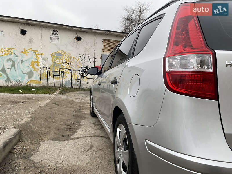 Універсал Hyundai i30 2012 в Запоріжжі