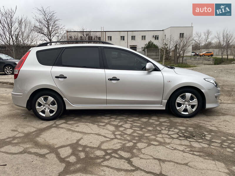 Універсал Hyundai i30 2012 в Запоріжжі