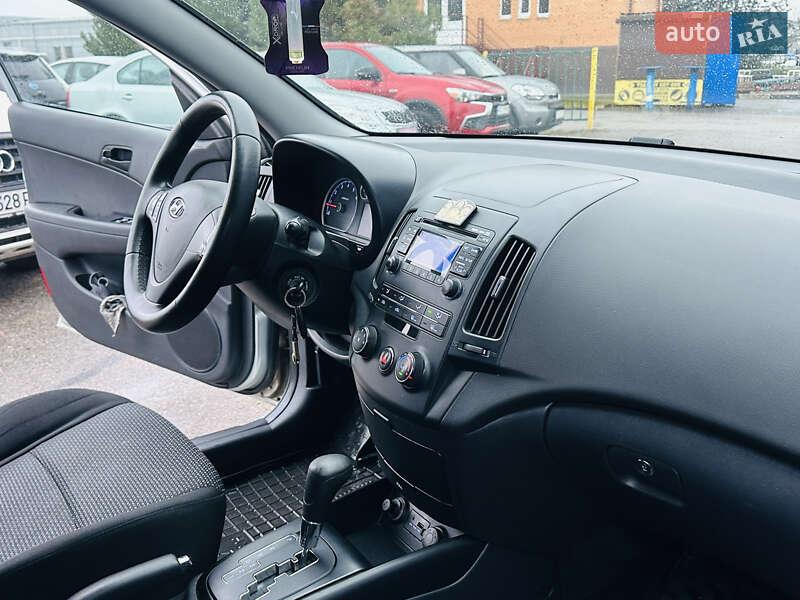 Універсал Hyundai i30 2010 в Харкові фото 28 Універсал Hyundai i30 2010 в Харкові