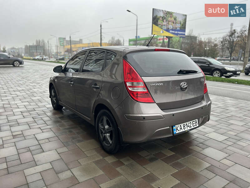 Хэтчбек Hyundai i30 2012 в Черкассах