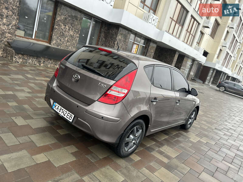 Хэтчбек Hyundai i30 2012 в Черкассах