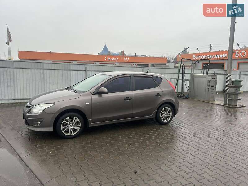 Хэтчбек Hyundai i30 2011 в Белогородке фото 9 Хэтчбек Hyundai i30 2011 в Белогородке