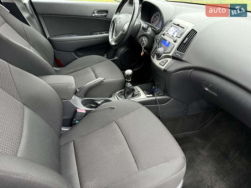 Хэтчбек Hyundai i30 2009 в Луцке фото 9 Хэтчбек Hyundai i30 2009 в Луцке