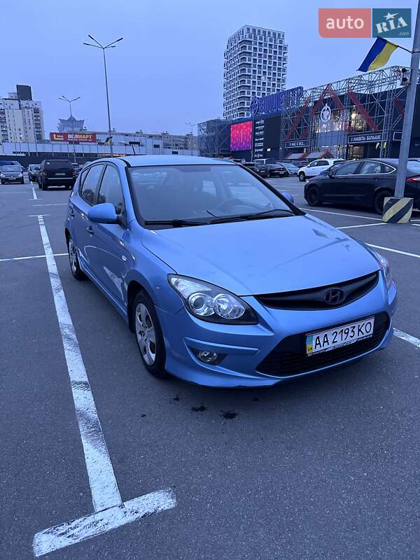 Хетчбек Hyundai i30 2011 в Києві фото 2 Хетчбек Hyundai i30 2011 в Києві