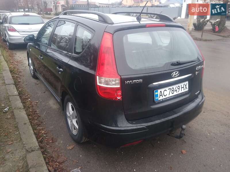 Универсал Hyundai i30 2010 в Луцке