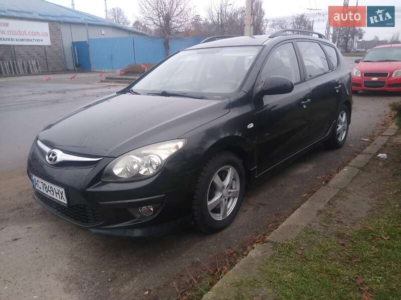 Универсал Hyundai i30 2010 в Луцке