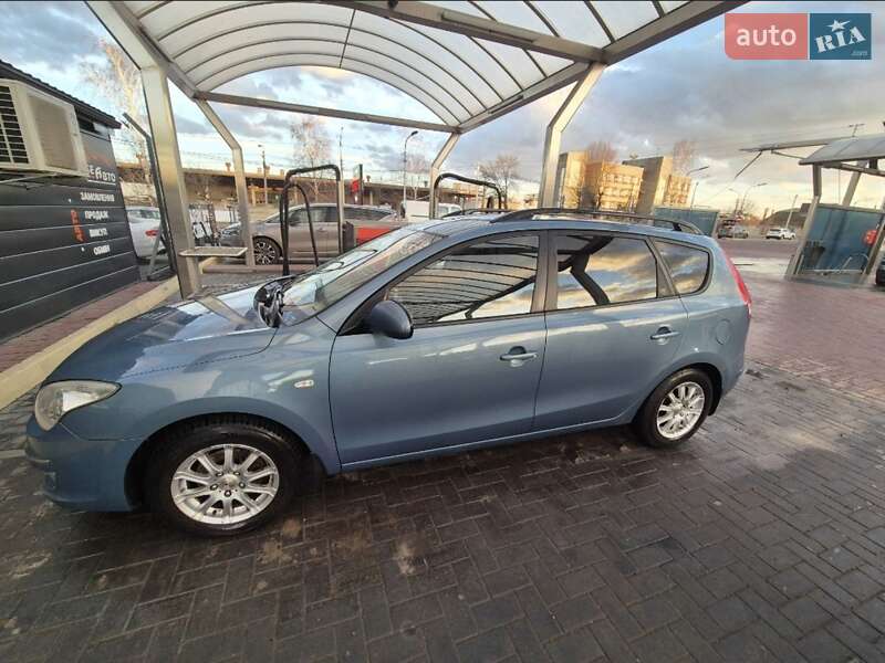 Універсал Hyundai i30 2008 в Рівному