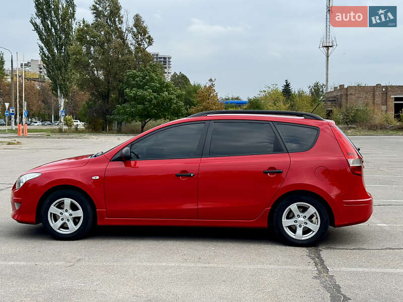 Универсал Hyundai i30 2011 в Запорожье фото 6 Универсал Hyundai i30 2011 в Запорожье