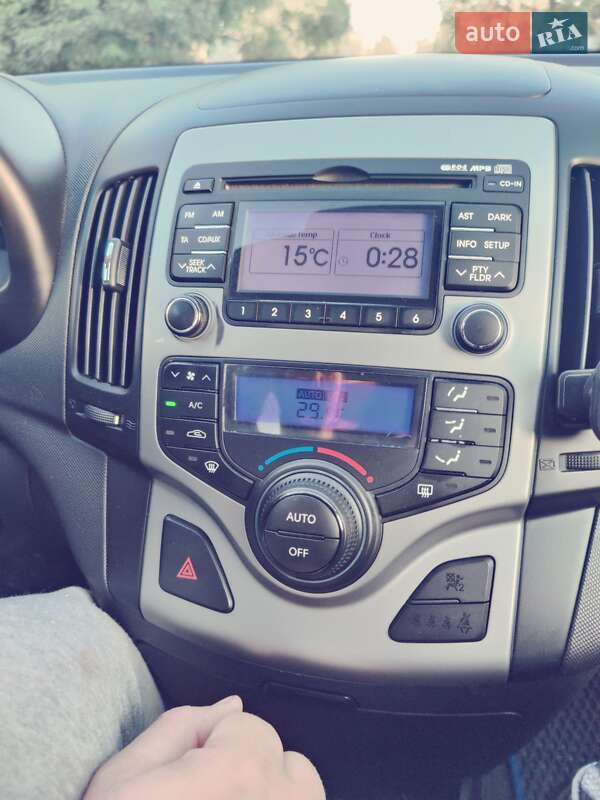 Хетчбек Hyundai i30 2011 в Дніпрі