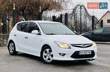 Хэтчбек Hyundai i30 2010 в Харькове