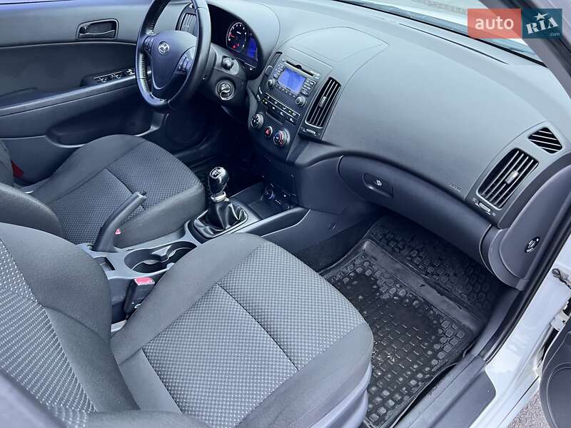 Хэтчбек Hyundai i30 2010 в Харькове фото 30 Хэтчбек Hyundai i30 2010 в Харькове