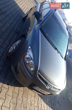 Универсал Hyundai i30 2009 в Кицмани