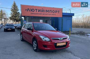 Хетчбек Hyundai i30 2010 в Сумах