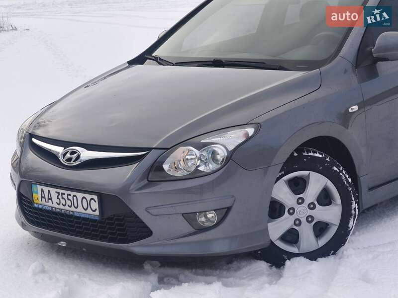 Універсал Hyundai i30 2011 в Жовтих Водах