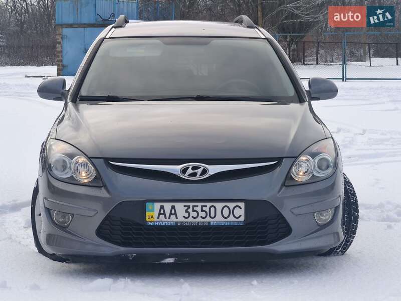 Універсал Hyundai i30 2011 в Жовтих Водах