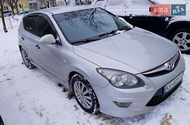 Хэтчбек Hyundai i30 2011 в Киеве