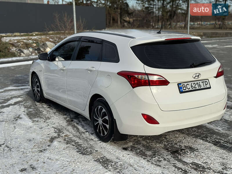 Универсал Hyundai i30 2013 в Самборе фото 10 Универсал Hyundai i30 2013 в Самборе