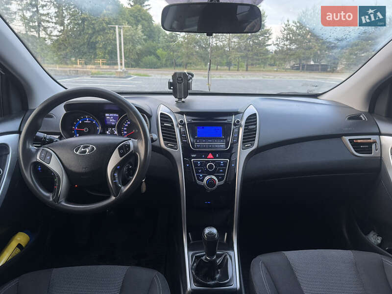 Универсал Hyundai i30 2013 в Самборе фото 13 Универсал Hyundai i30 2013 в Самборе