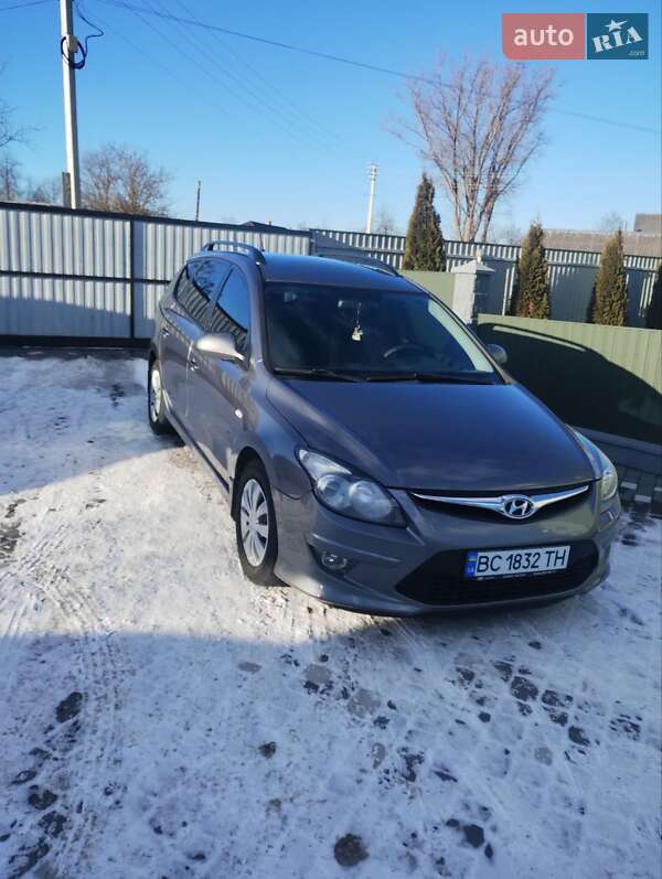 Хэтчбек Hyundai i30 2011 в Самборе