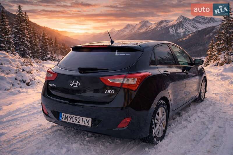 Хэтчбек Hyundai i30 2012 в Коростене