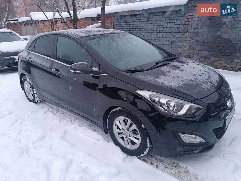 Хэтчбек Hyundai i30 2012 в Коростене