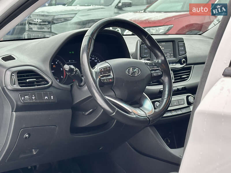 Универсал Hyundai i30 2017 в Киеве фото 9 Универсал Hyundai i30 2017 в Киеве