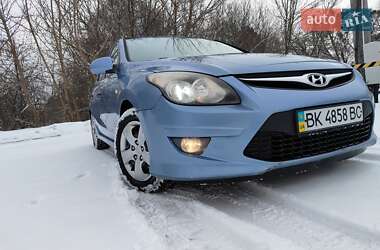 Хэтчбек Hyundai i30 2011 в Ровно