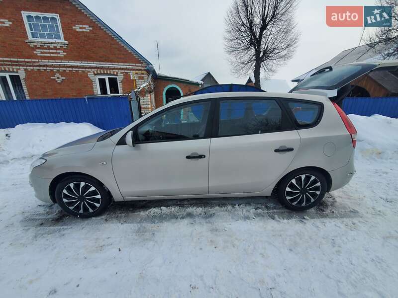 Хэтчбек Hyundai i30 2008 в Гайсине