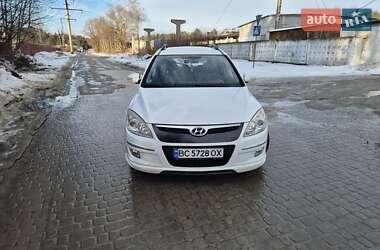 Универсал Hyundai i30 2008 в Новояворовске